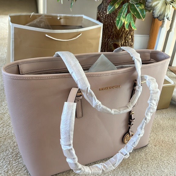 MICHAEL KORS JET SET TRAVEL LARGE TOTE NEW AUTHENTIC 14x11 - Picture 13 of 13